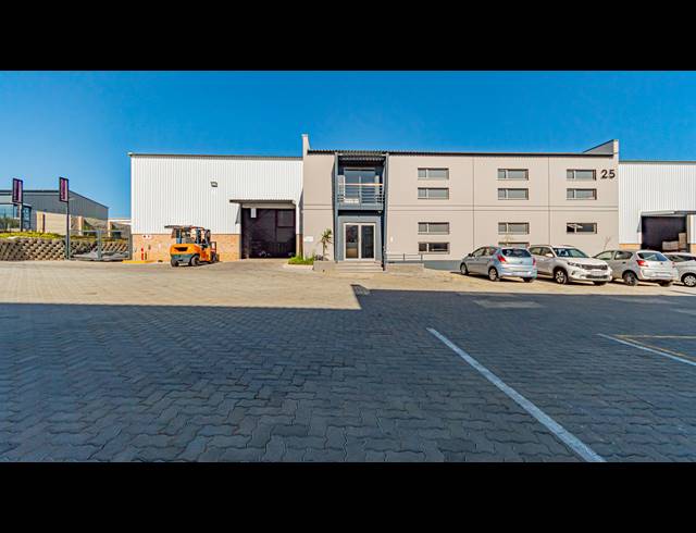 840M² WAREHOUSE FOR SALE IN KNOPJESLAAGTE